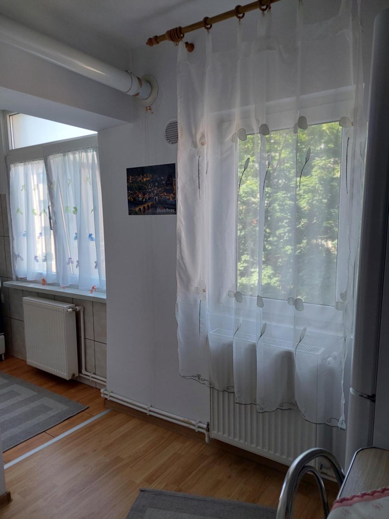 Fely Room Petroşani Eksteriør billede